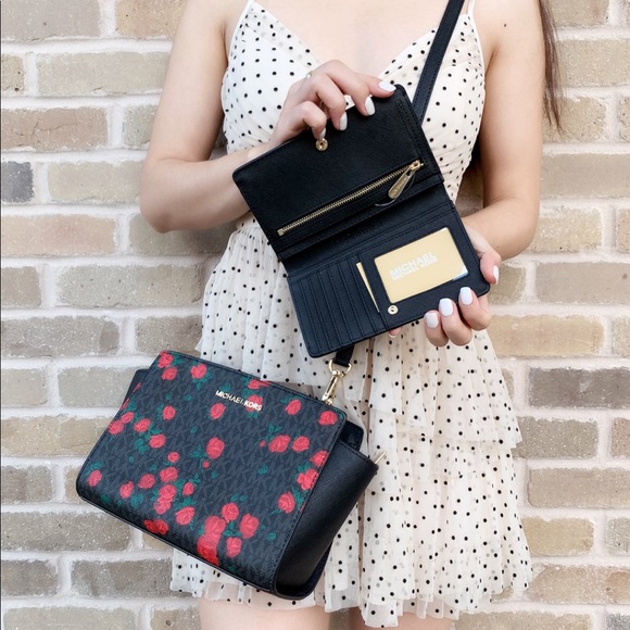 Gaby’sBags👜💕- Michael Kors Crossbody Wallet SET - Picture 3 of 8